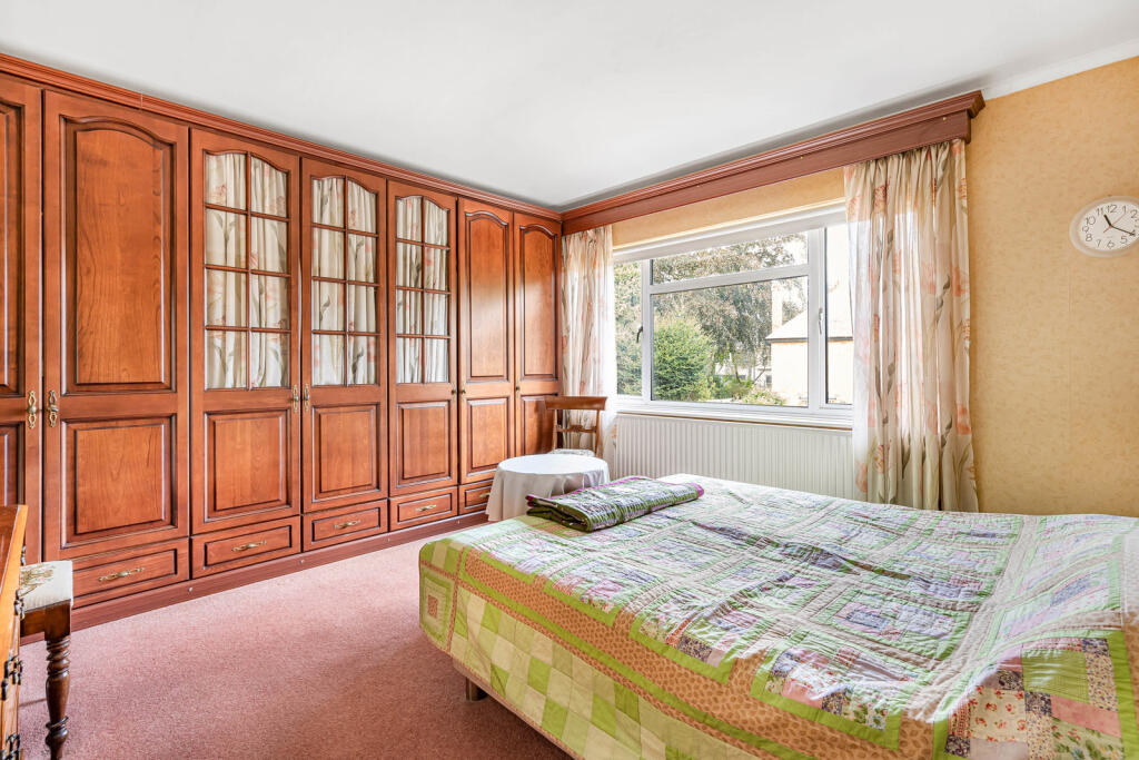 House in Runnymede, Surrey - More
