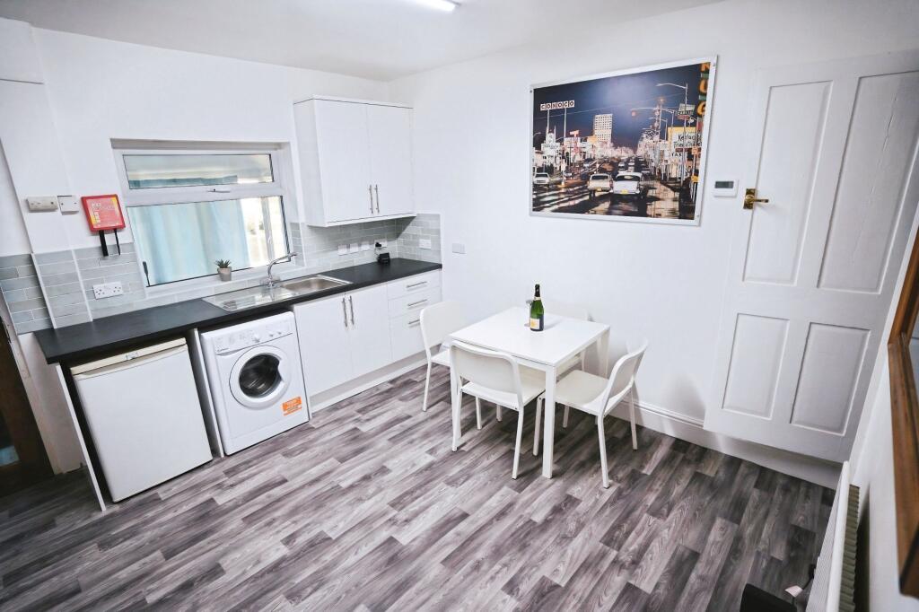 House in Sheffield, Broomfield, Broomhall - View 3