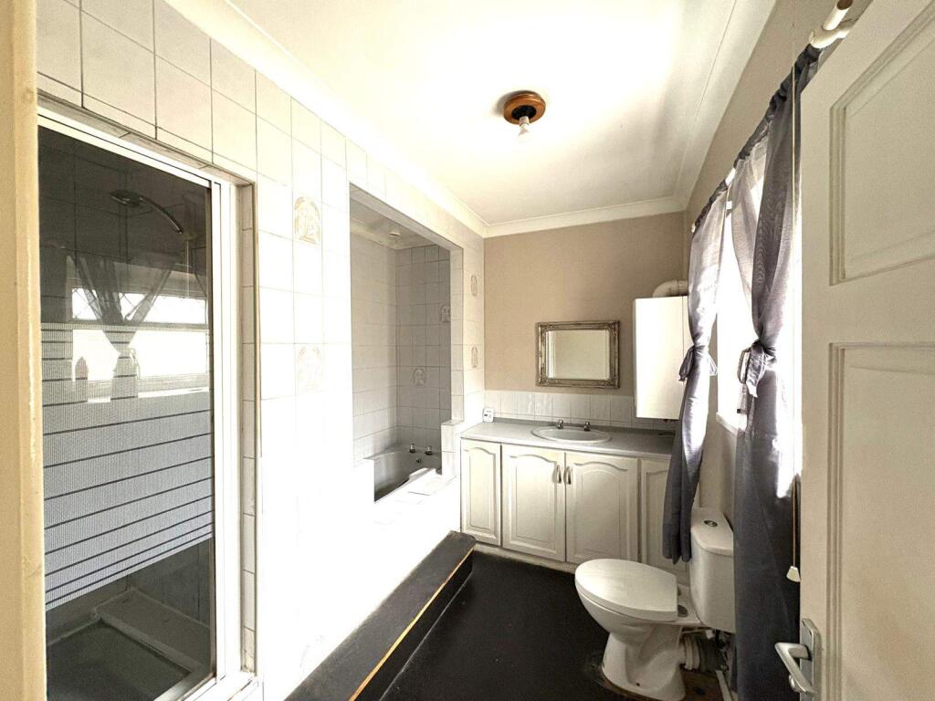 House in Cardiff, Treorchy - View 5