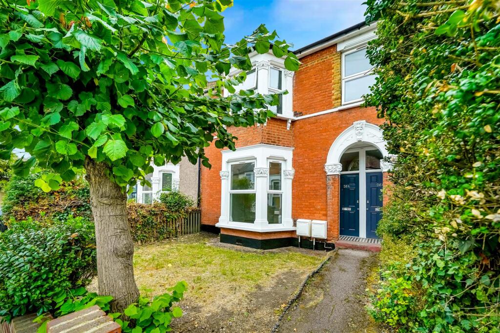 House in London, Goodmayes, Little Heath - View 2