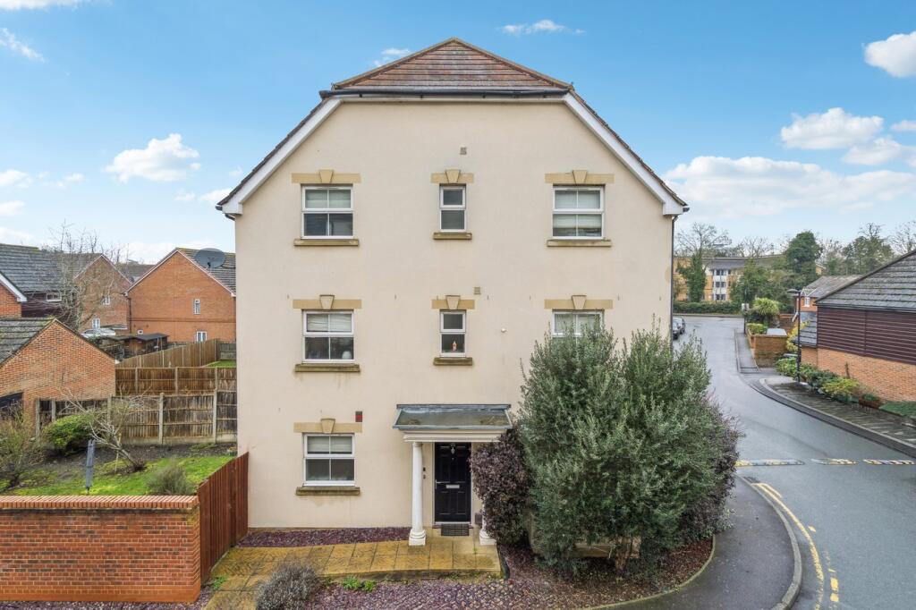 4-bed house on Benjamin Lane, Wexham, Slough, SL3, £575,000