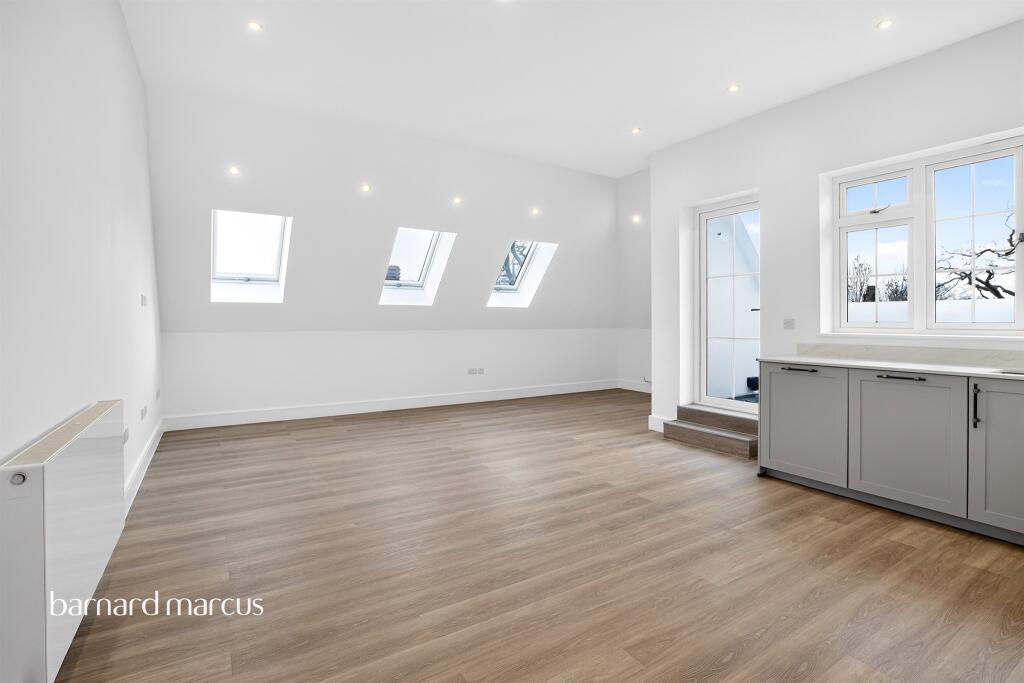 Apartment in London - View 5