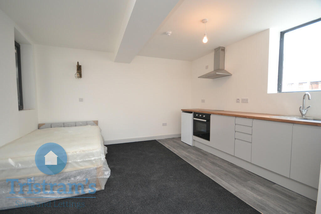 Studio flat for rent
