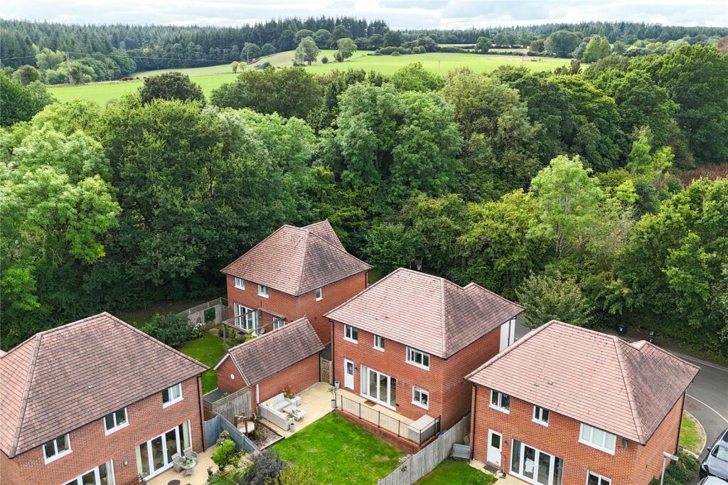 House in Warminster, Tascroft Rise, Wiltshire - More