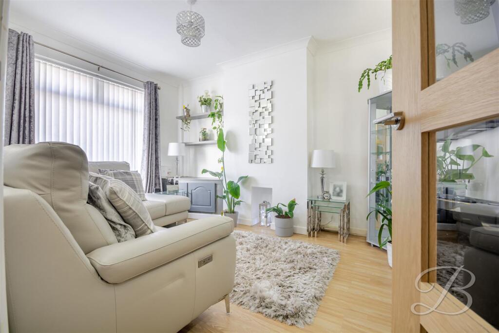 House in Ashfield, Sutton in Ashfield, Stanton Hill - View 5