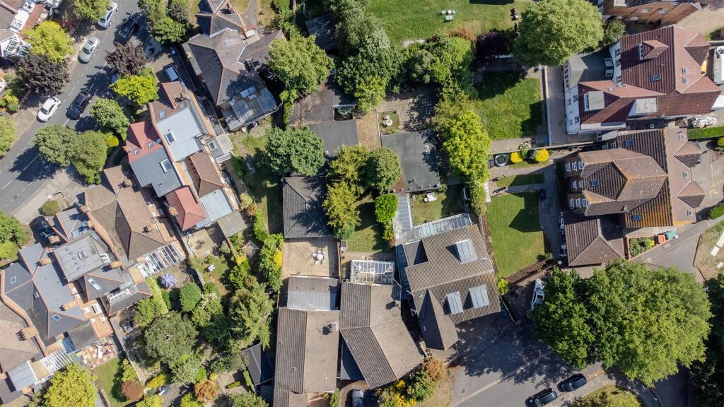 Hanger Vale Lane, Ealing - View 2