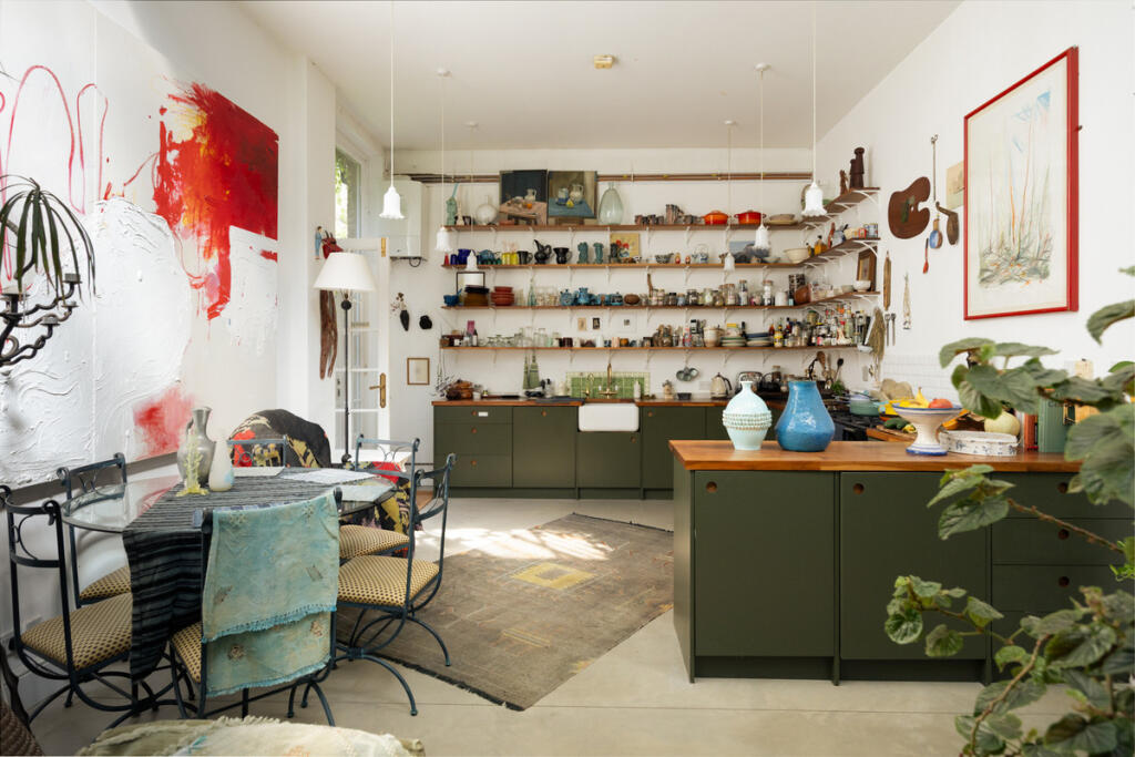 House in London - View 3