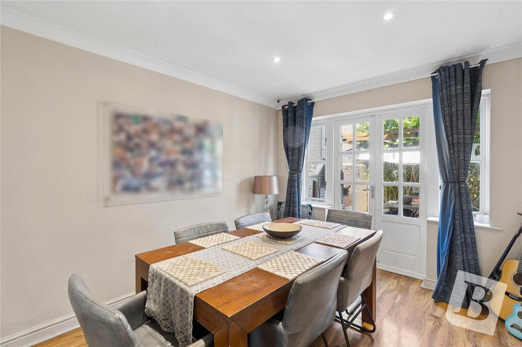 House in Epping Forest, Ongar - More