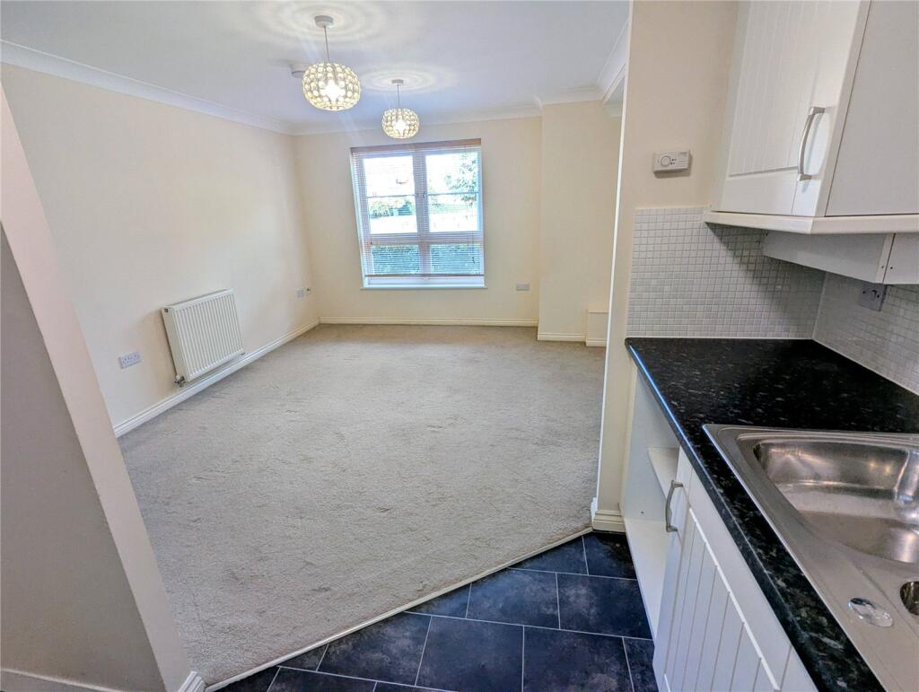 Apartment in East Suffolk, Grange Farm, Kesgrave - View 3