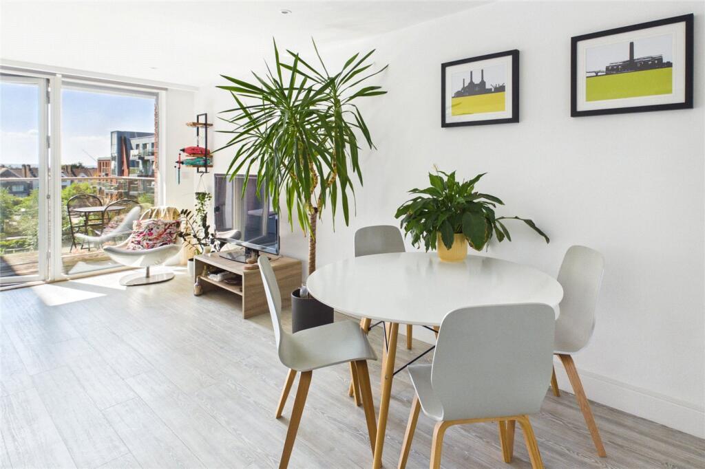 Apartment in London - View 4