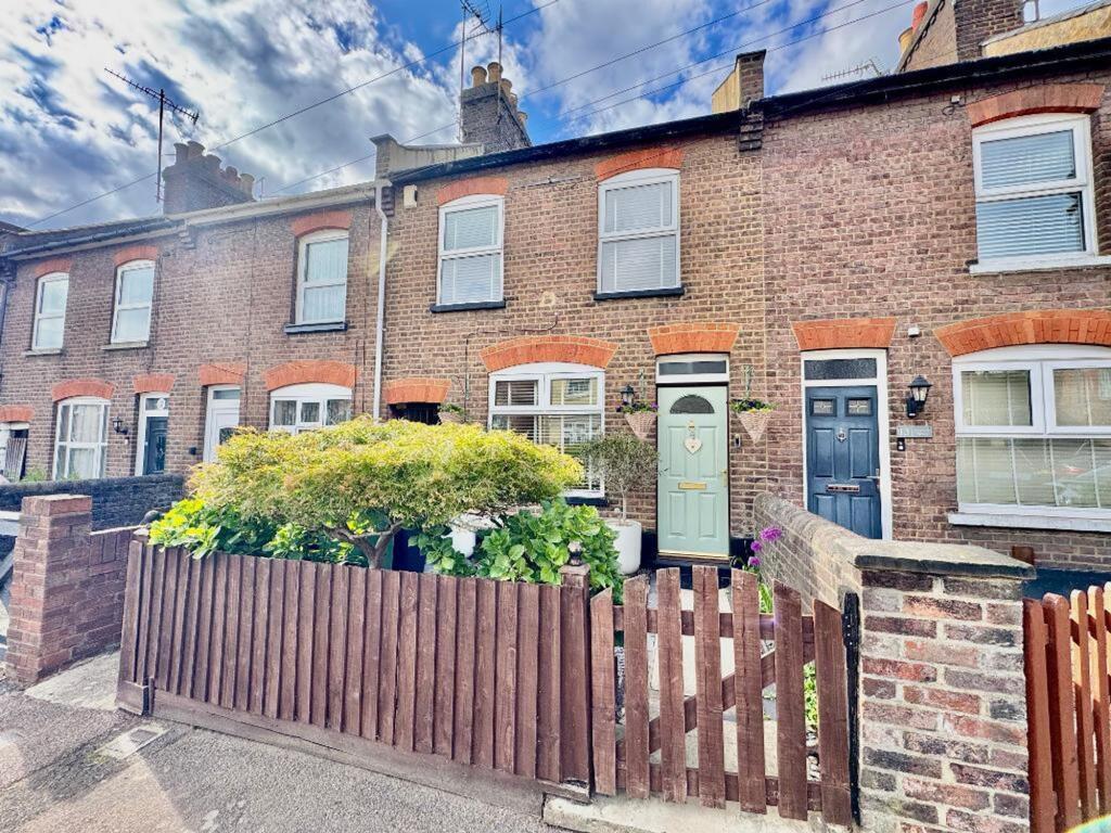 3-bed terraced on Edward Street, Luton, LU2, £300,000