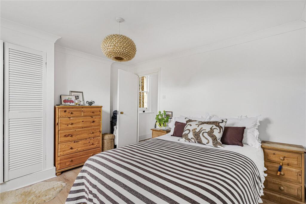 Apartment in London - More