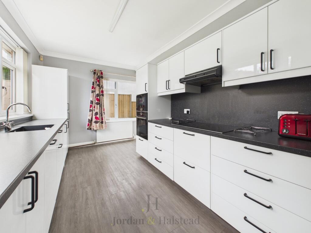 Coniston Drive, Frodsham, Cheshire, WA6 photo 3