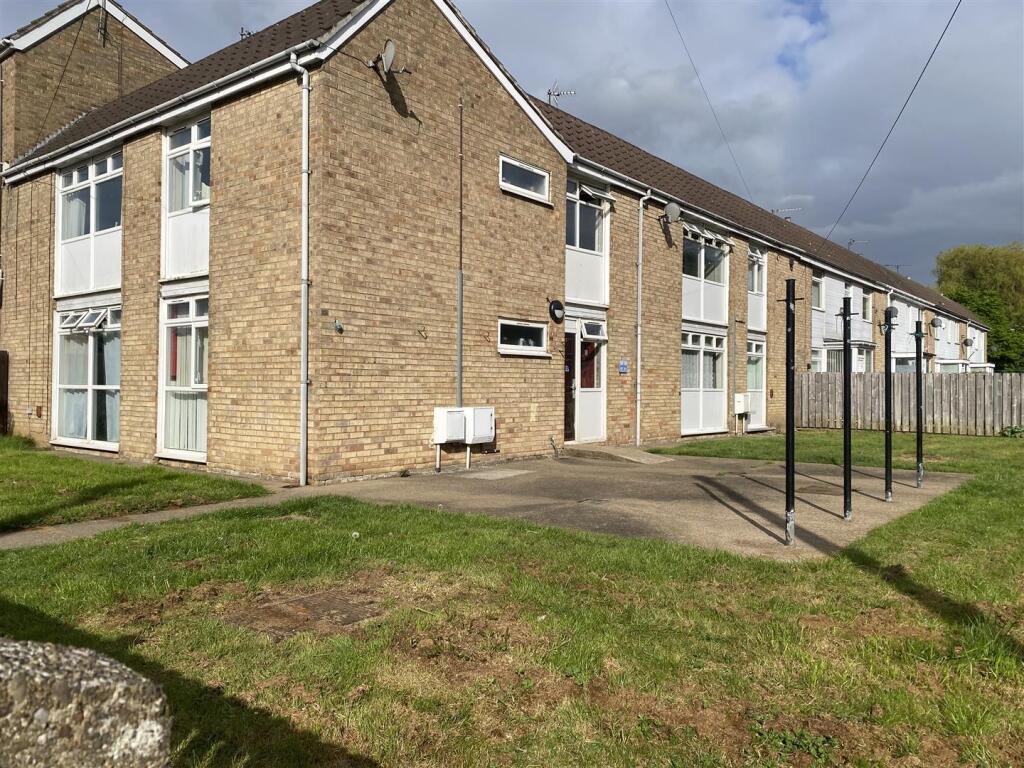 Main image of property: Gleneagles Park, Hull