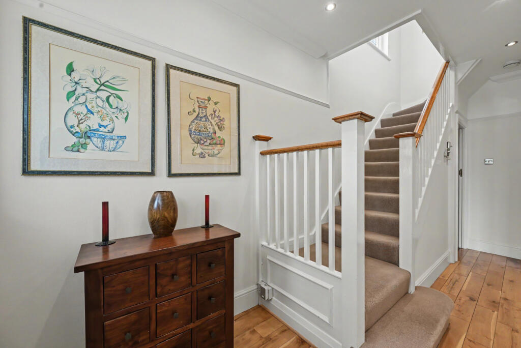 House in London - View 3