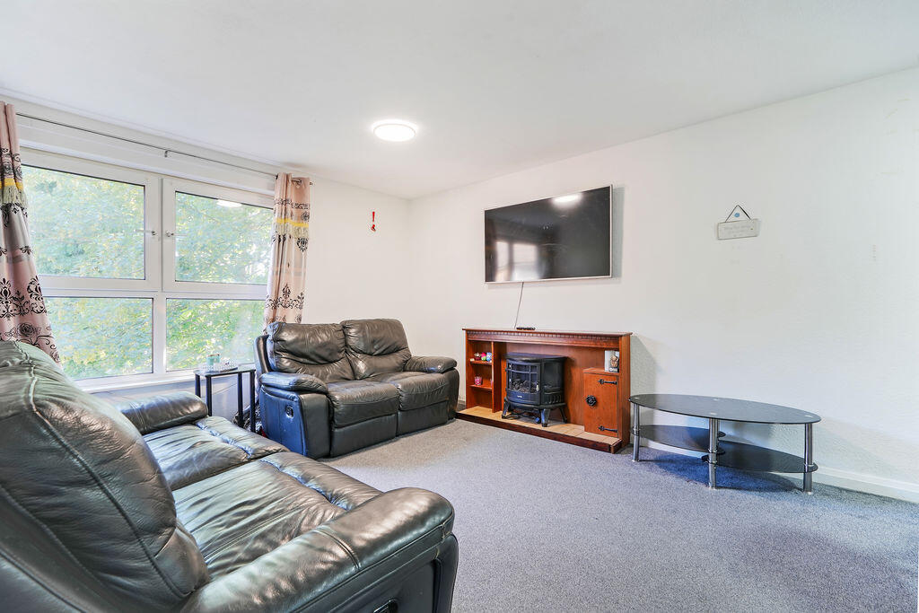 Apartment in Sheffield, South Yorkshire - View 3