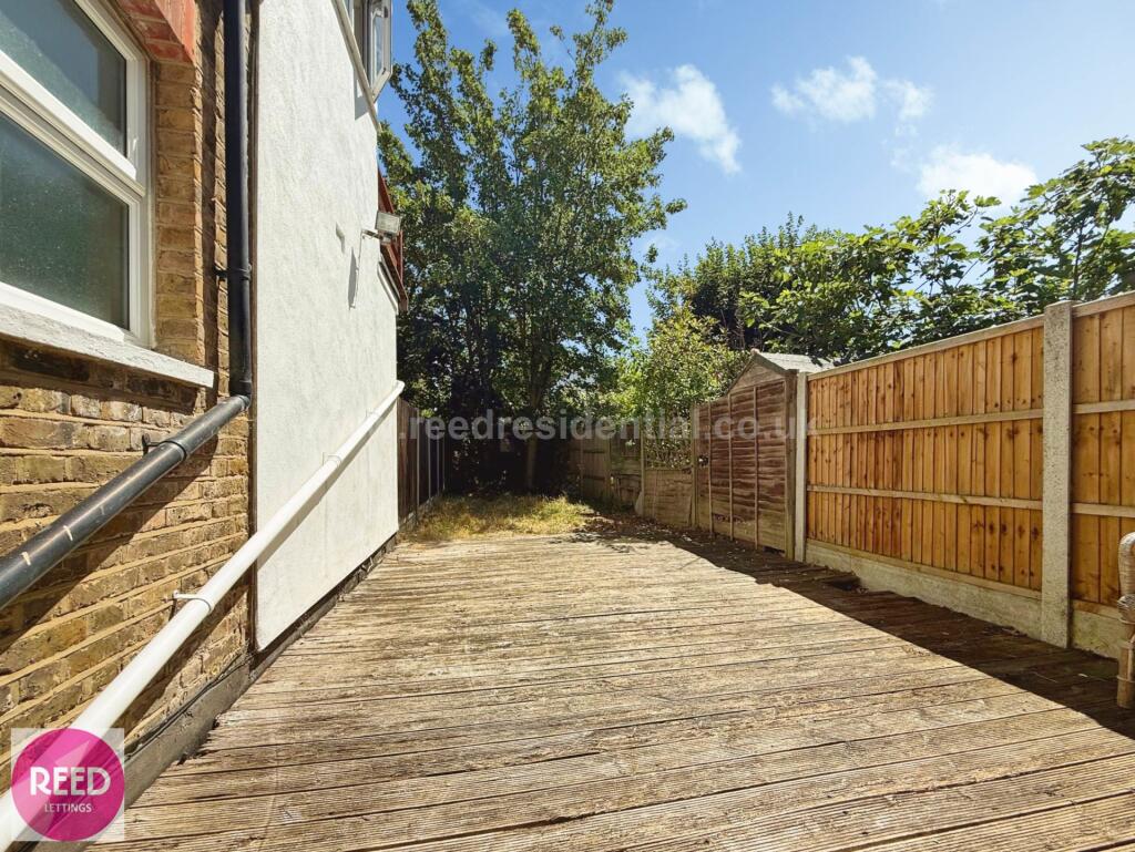 Apartment in Southend-on-Sea - View 3
