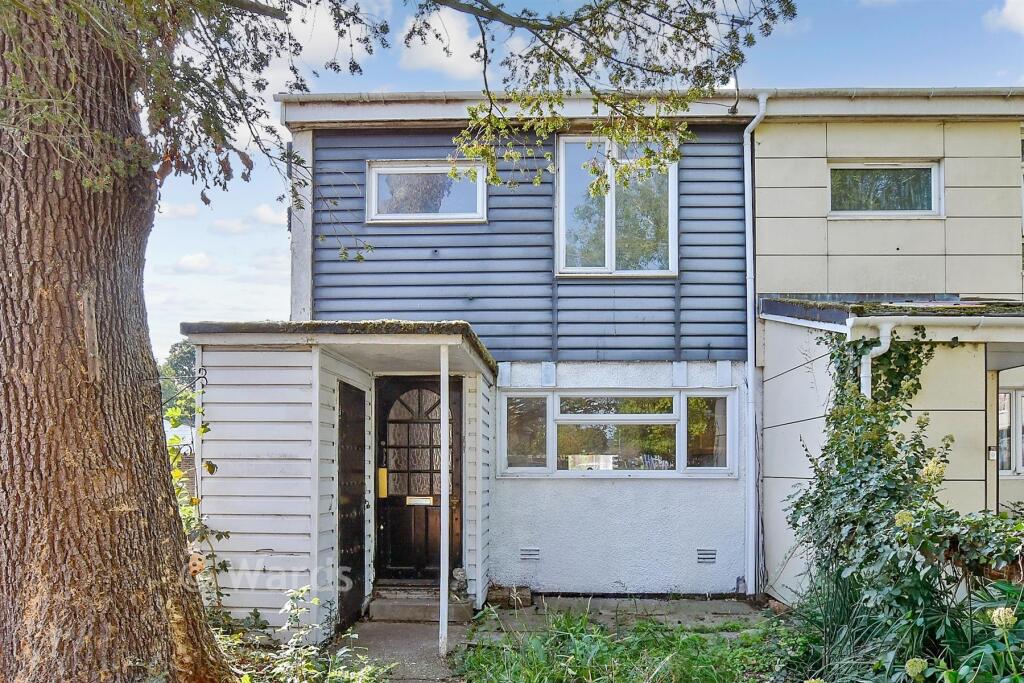 2-bed terraced on Bicknor Road, Park Wood, Maidstone, Kent, £106,000