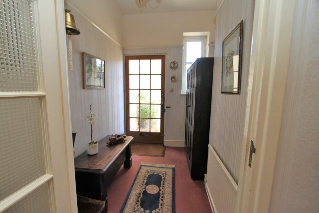 Apartment in Eastbourne, Holywell - View 4