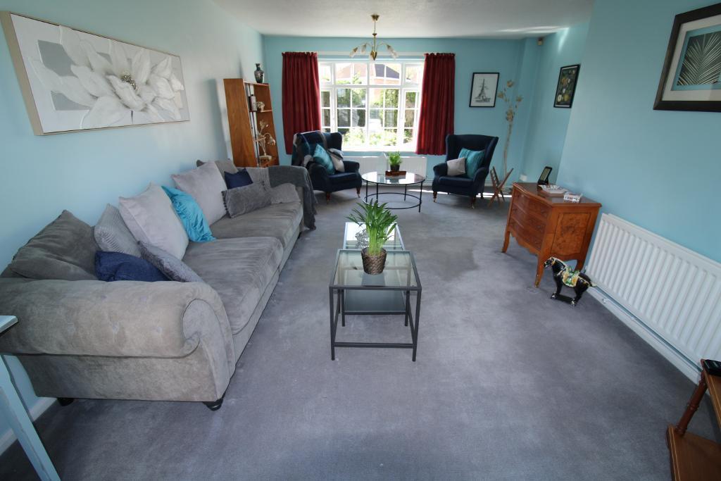 Upper Stonehayes, Great Linford, Milton Keynes, MK14 5ER photo 3