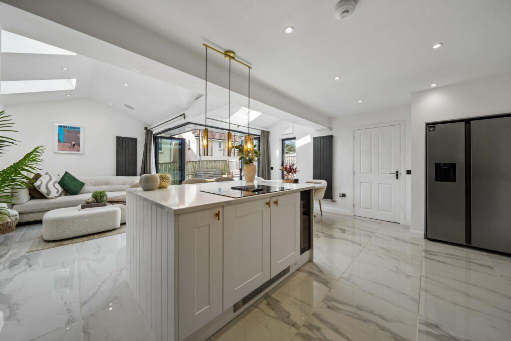 House in East Kilbride, College Milton Industrial (South), Hairmyres - More