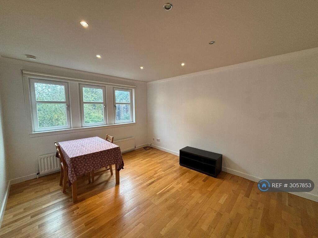Apartment in Paisley - View 2