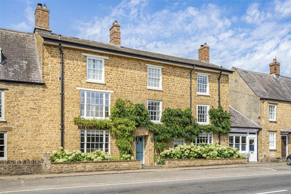 Main image of property: High Street, Deddington, Banbury, Oxfordshire, OX15