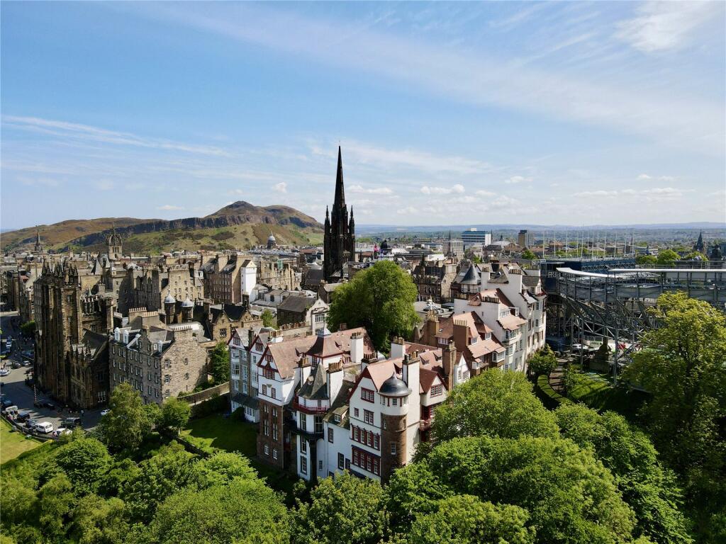 Apartment in Edinburgh, Abbeyhill, Old Town - View 5