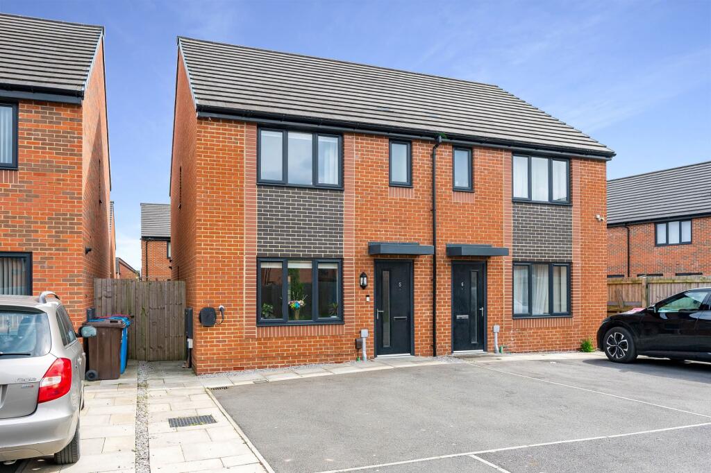Main image of property: Tulip Close, Salford, M6
