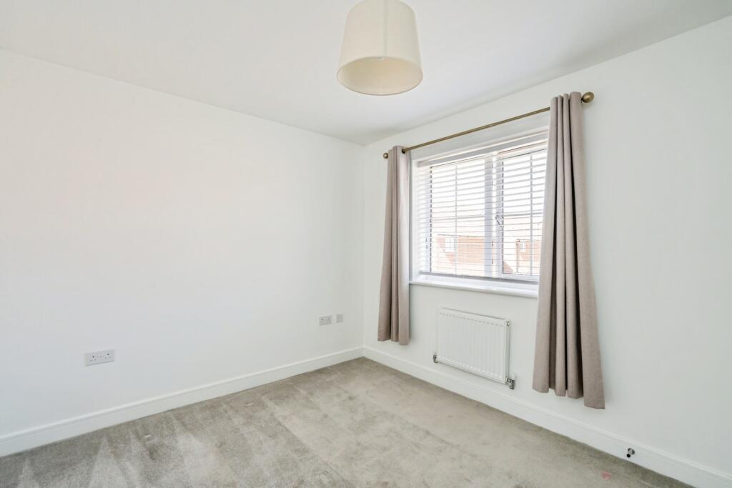 House in Portsmouth - View 5