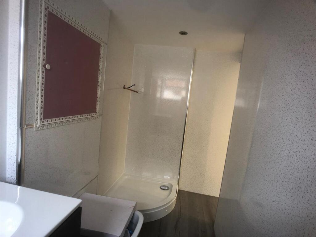 House in Leeds, Headingley Hill, Headingley - View 5