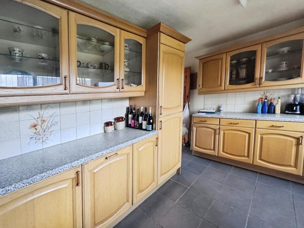 Meadow Drive, Liversedge, WF15 photo 3