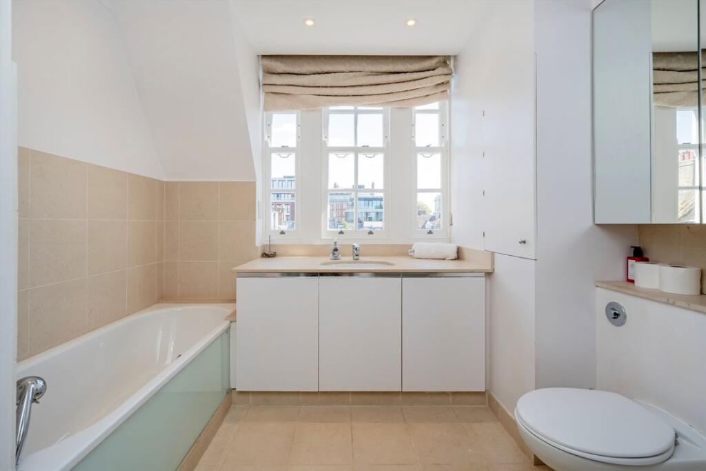 Apartment in London - More