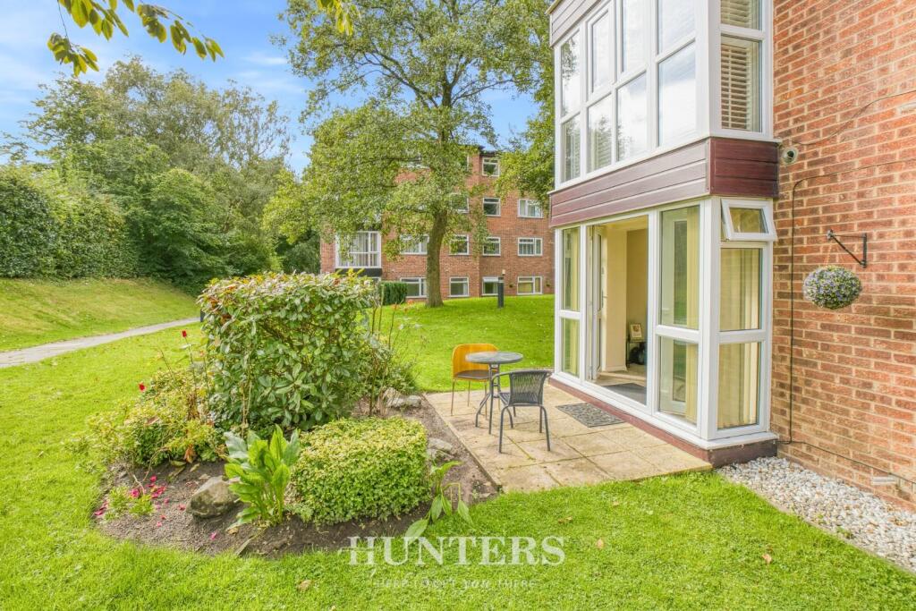 Apartment in Rochdale, Wood Side - View 2