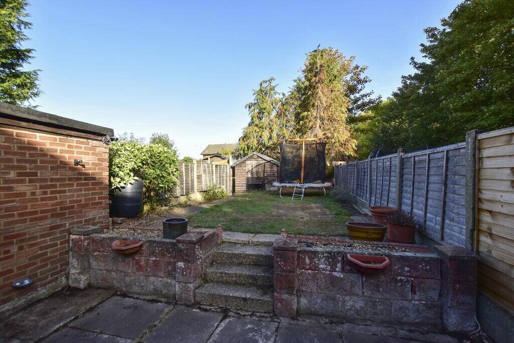 House in Watford, Hertfordshire - More