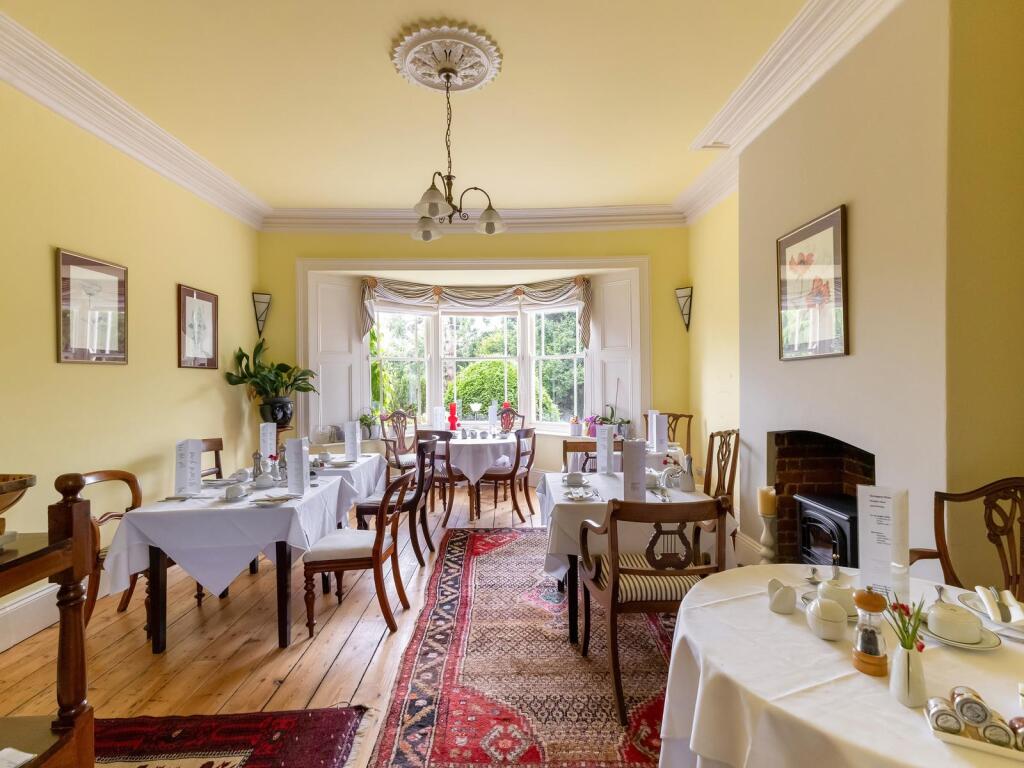 Kerrington House B&B, Musbury Road, Axminster, Devon, EX13 5JR photo 3