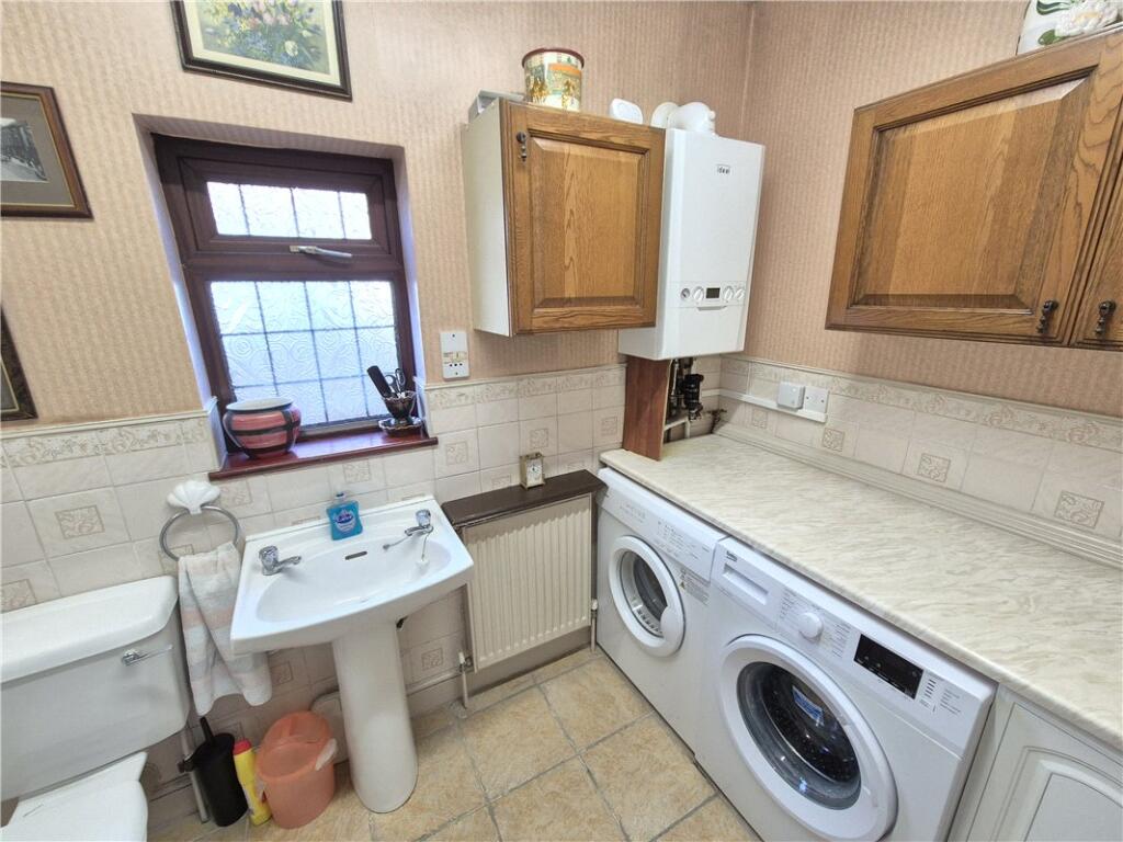 House in Orpington, Broom Hill, Ramsden - More