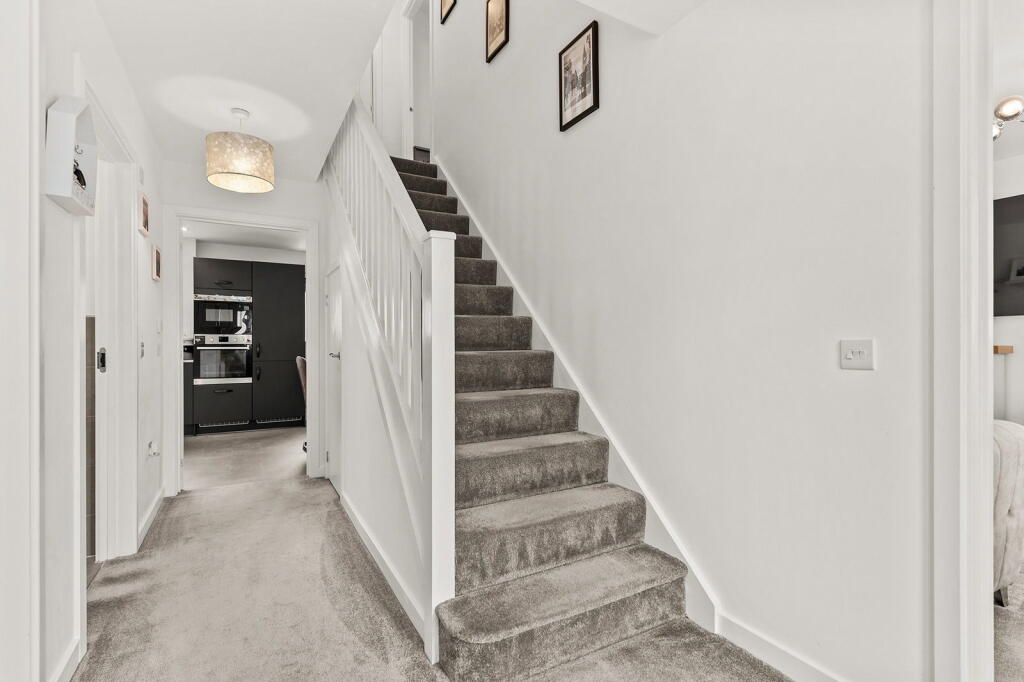 76 Kenny Drive, Maddiston photo 3
