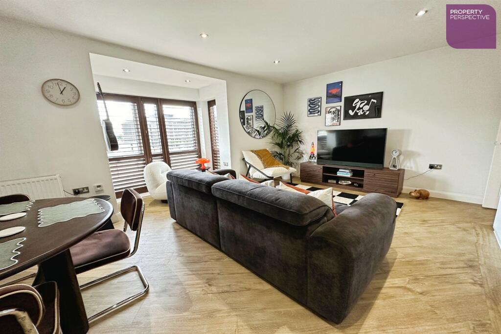 Apartment in Hull, Garrison Side, Old Town - View 4