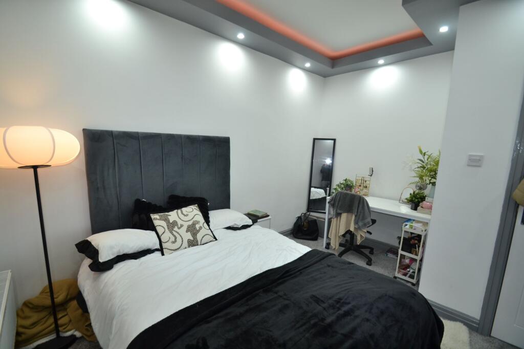 1 bedroom house share for rent
