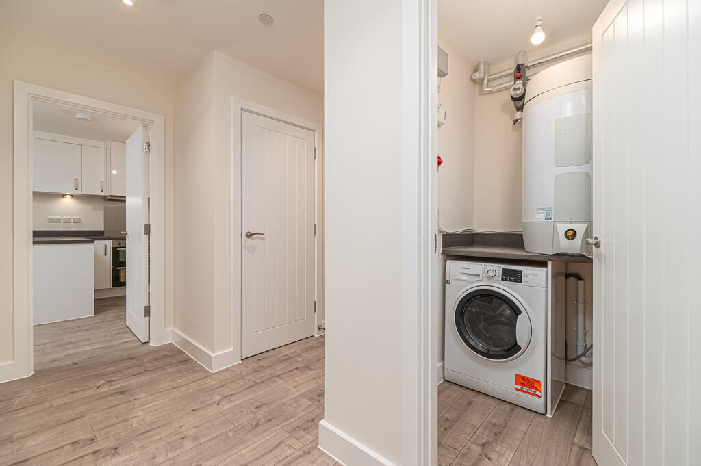Apartment in Hunslet House, North Northamptonshire - View 4