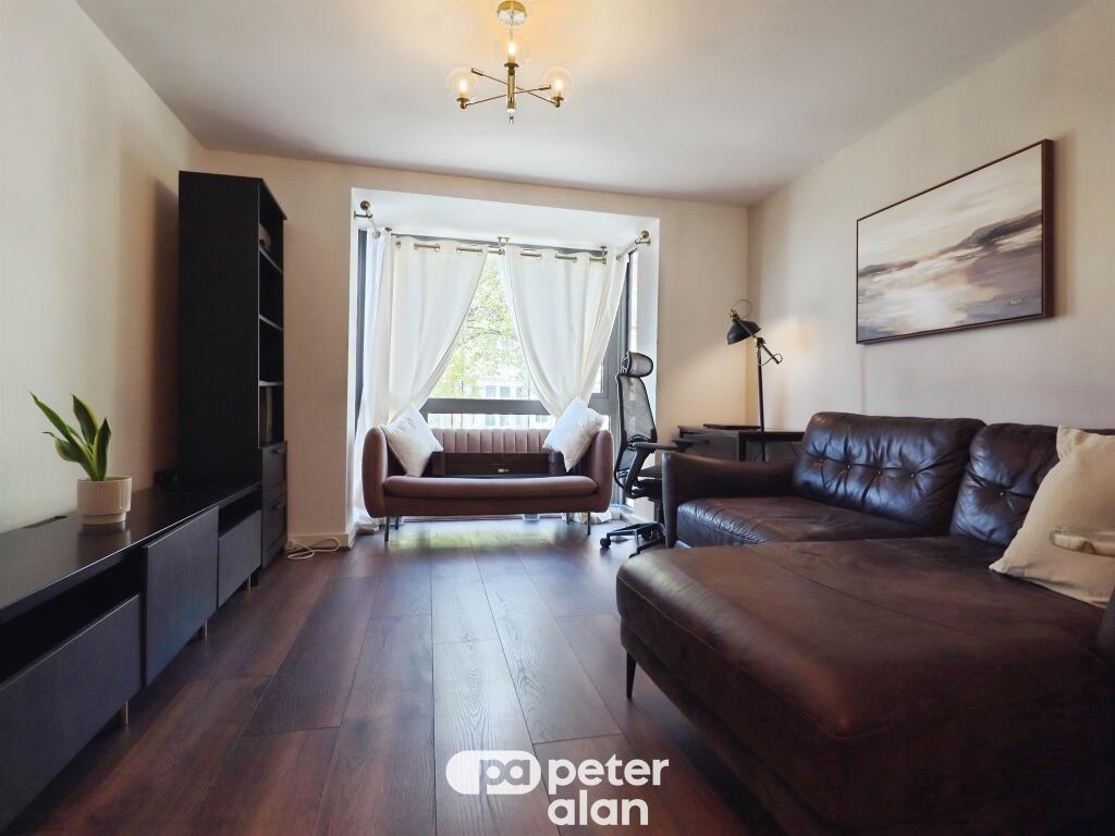 Apartment in Cardiff, Cathays - View 2