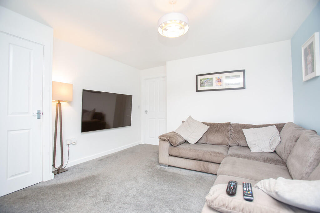 Bluebell Close, Hartshill photo 4