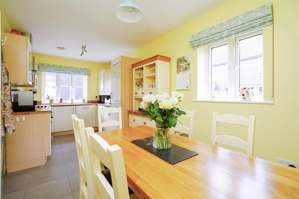 Damson Drive, DIDCOT photo 2