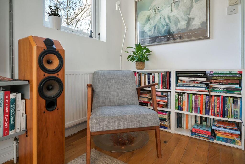 Apartment in London - View 5