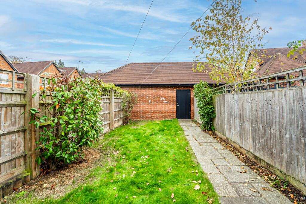House in St Albans, King Harry Park, St Stephens - View 3