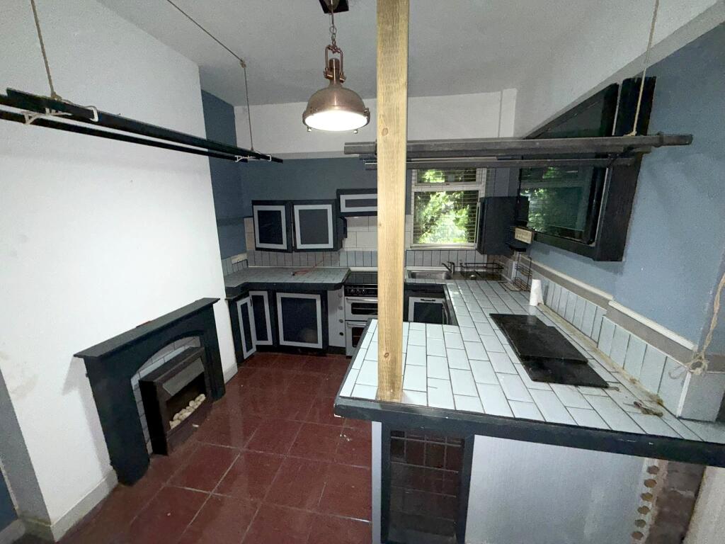 House in Stoke-on-Trent - More