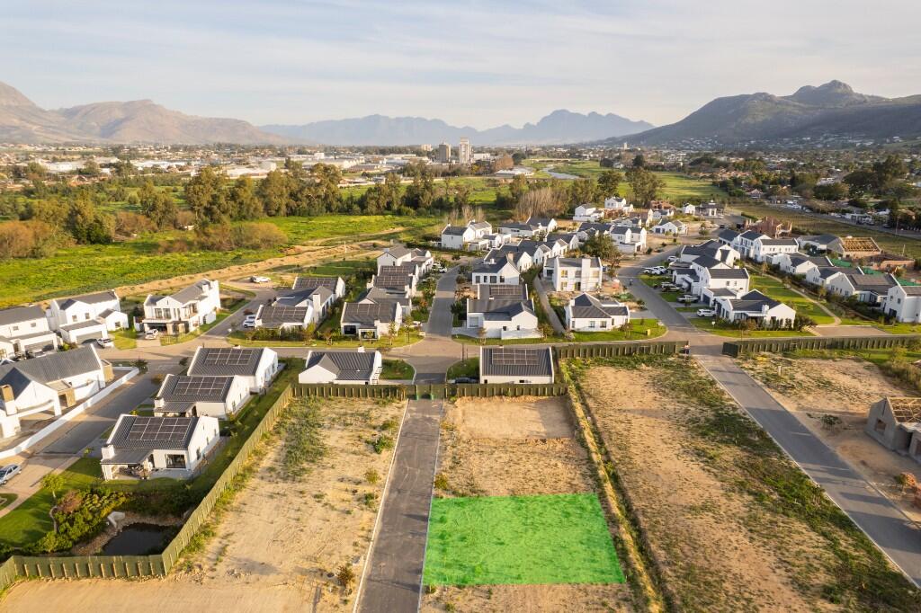 Main image of property: Paarl, Western Cape