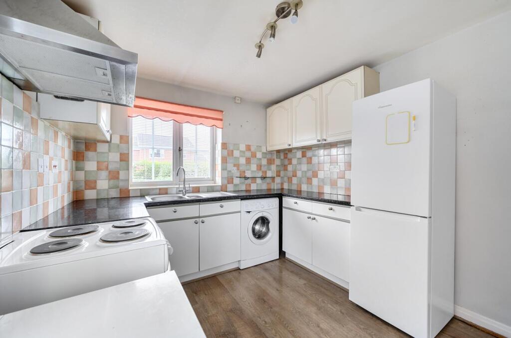 Manor Drive ~ North Duffield, Selby photo 2