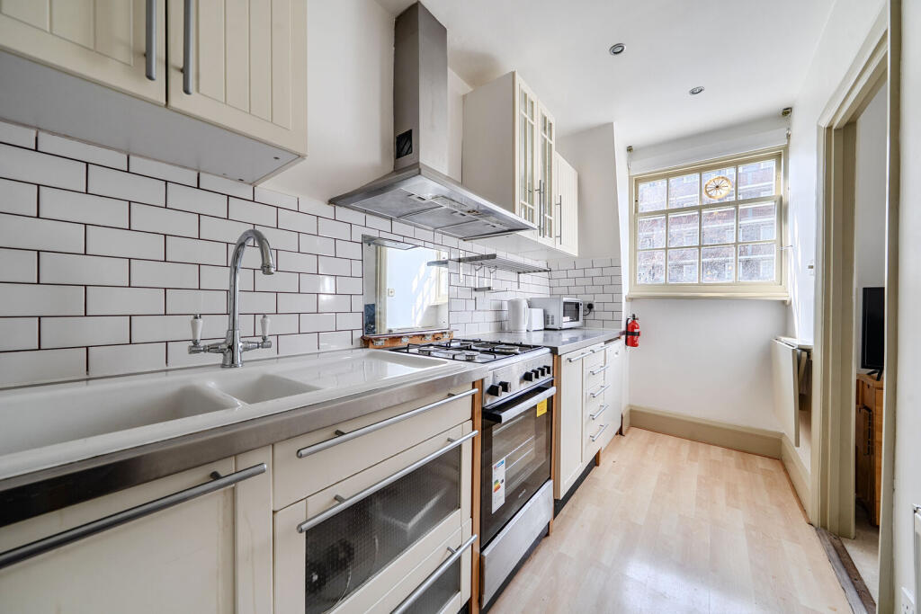 Apartment in London - View 5